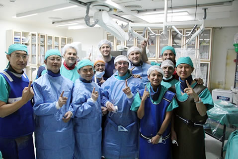 Die weltweit erste erfolgreiche Implantation der innovativen Herzklappe Venibri